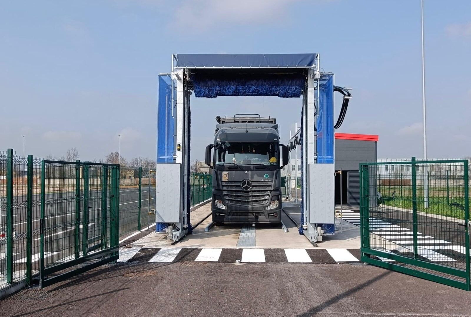 Truck wash exterior-lat_13