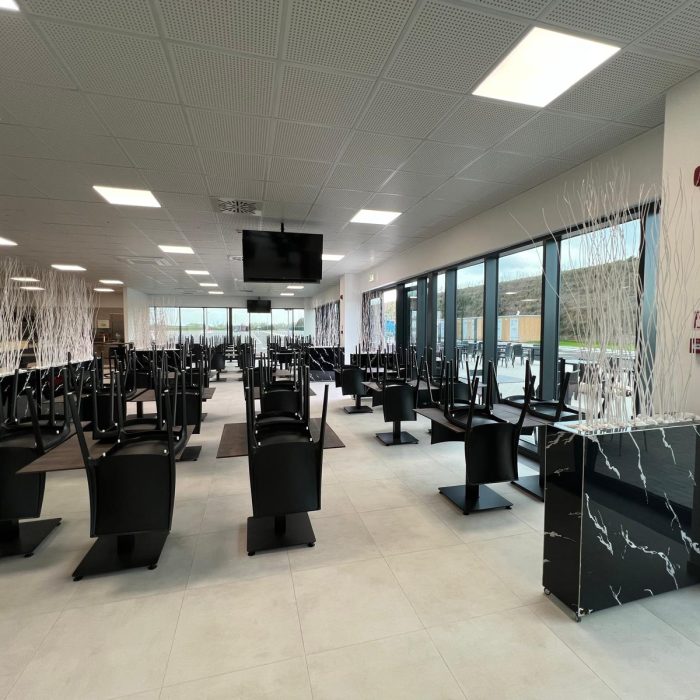 Restaurant-dinningroom-lat-10