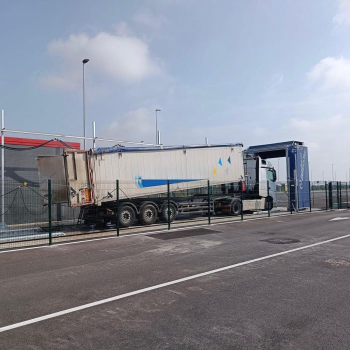 Truck wash exterior-lat_15